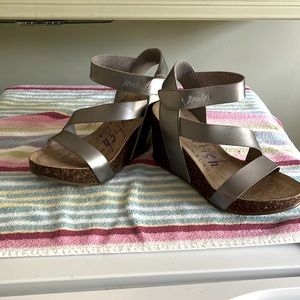Blowfish wedge sandal silver